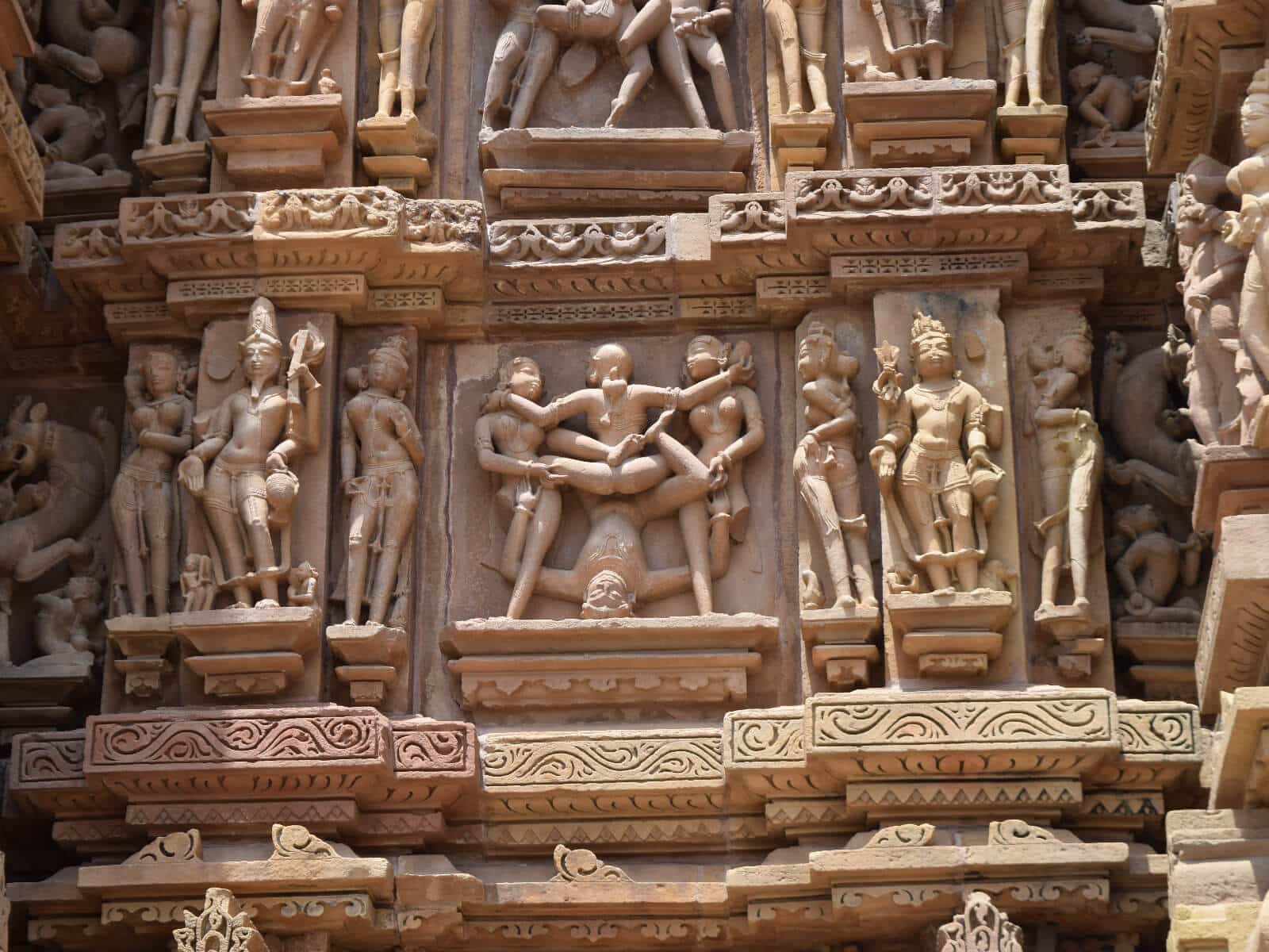 khajuraho kamasutra